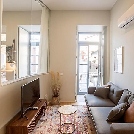 31 Janeiro 157 - Stylish 1Br W/ Ac & Balcony By Lovelystay Порту Экстерьер фото