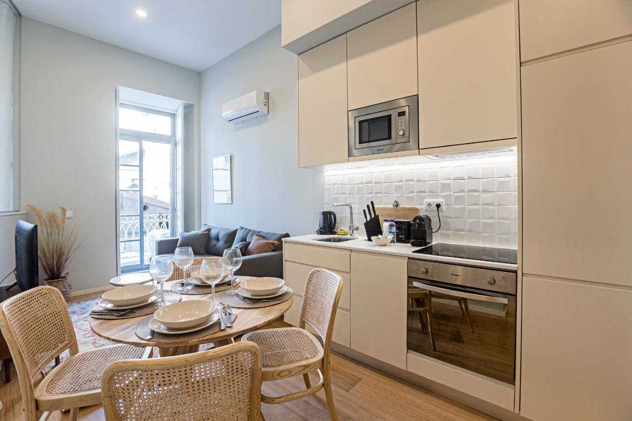 31 Janeiro 157 - Stylish 1Br W/ Ac & Balcony By Lovelystay Порту Экстерьер фото