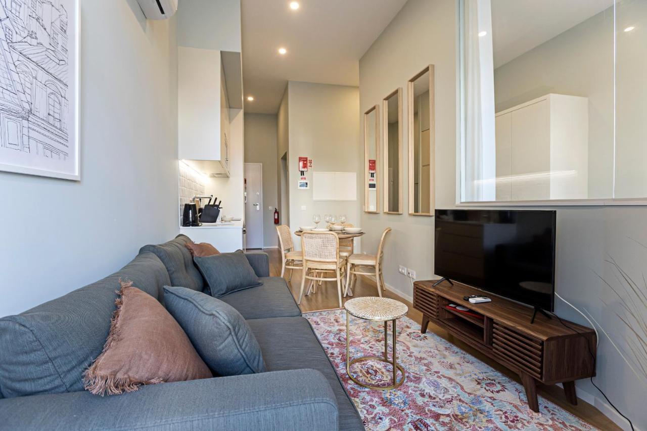 31 Janeiro 157 - Stylish 1Br W/ Ac & Balcony By Lovelystay Порту Экстерьер фото
